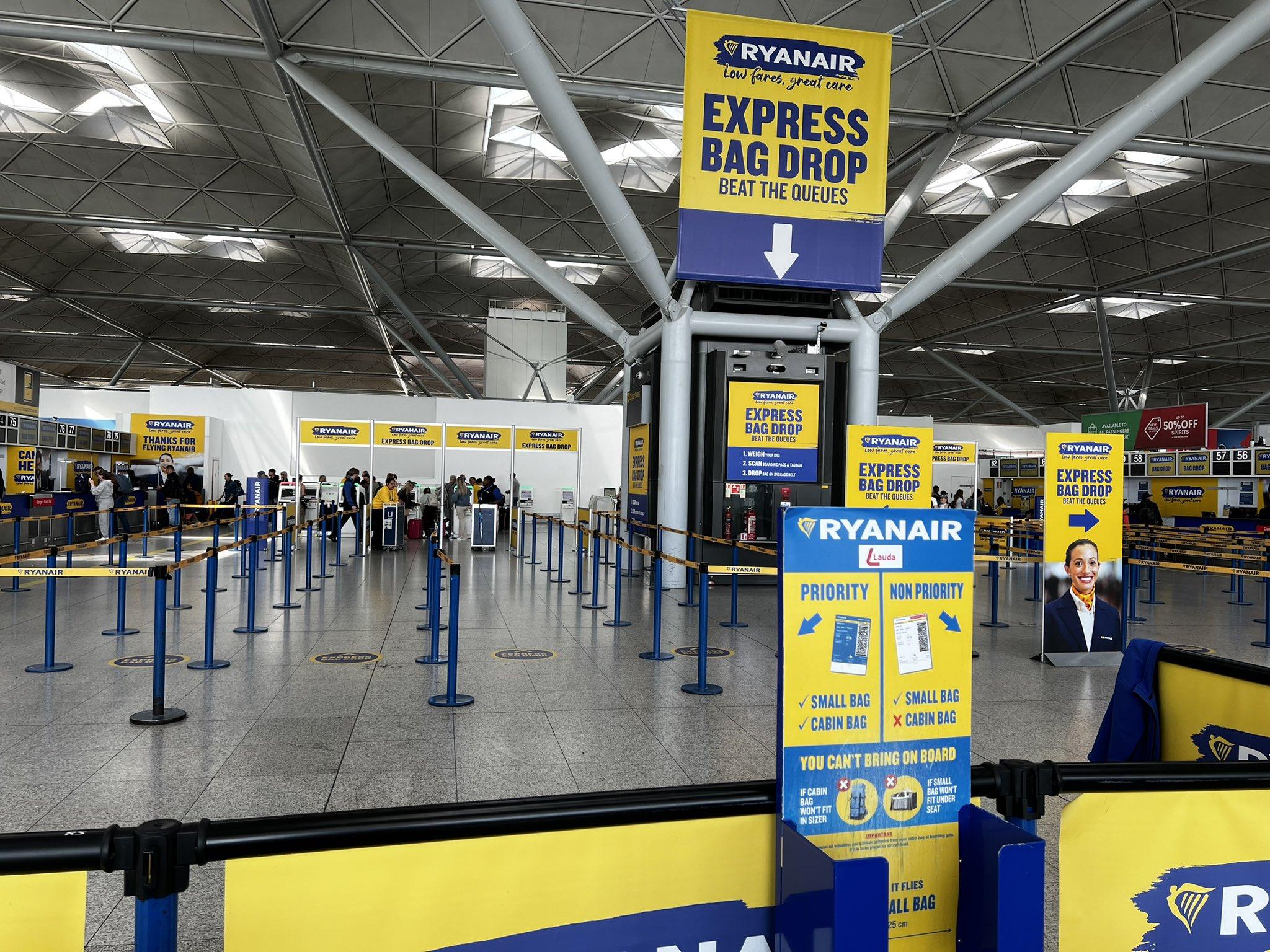 Ryanair: Στρατηγική για την εξάλειψη υπερμεγεθών αποσκευών με κίνητρο μπόνους στους υπαλλήλους