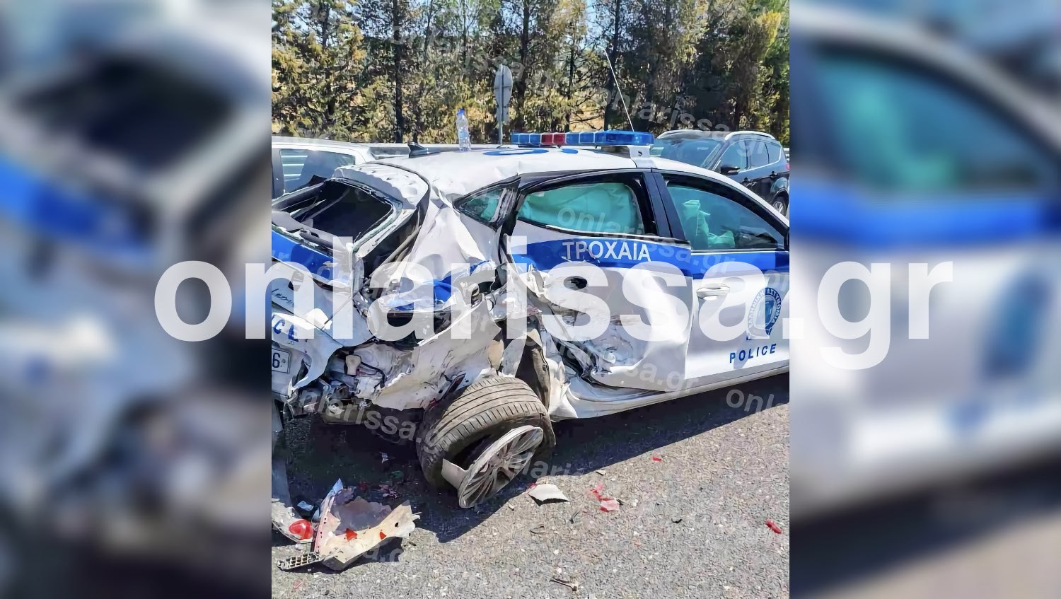 Λάρισα: Αγροτικό όχημα συγκρούστηκε με περιπολικό, τραυματίζοντας δύο αστυνομικούς