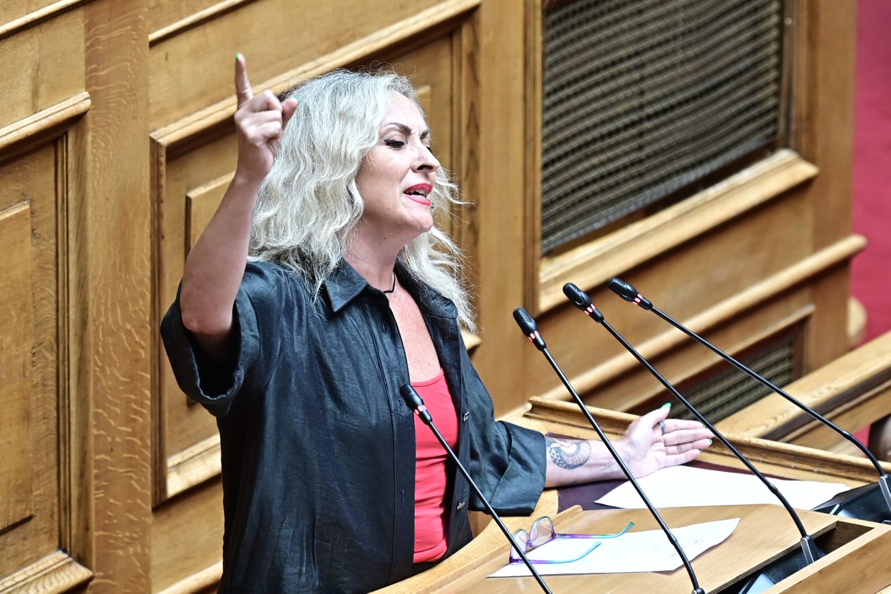 Βουλή: Μουσική παρέμβαση από την Τζώρτζια Κεφαλά