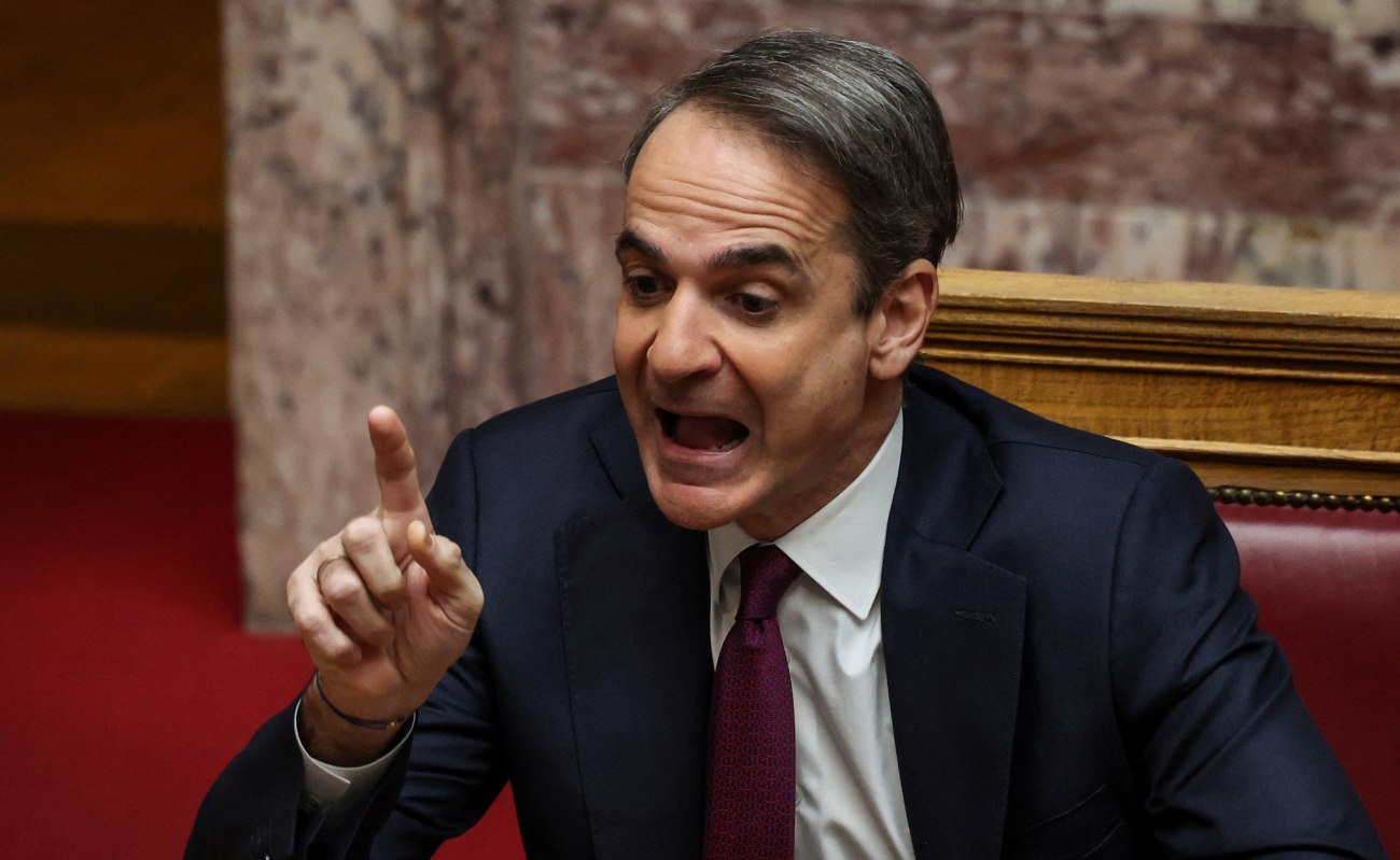ΠΑΣΟΚ: Ο Μητσοτάκης όμηρος των σκανδάλων και απροστάτευτος στα επιχειρήματα, προσπαθεί να κρατηθεί στην εξουσία