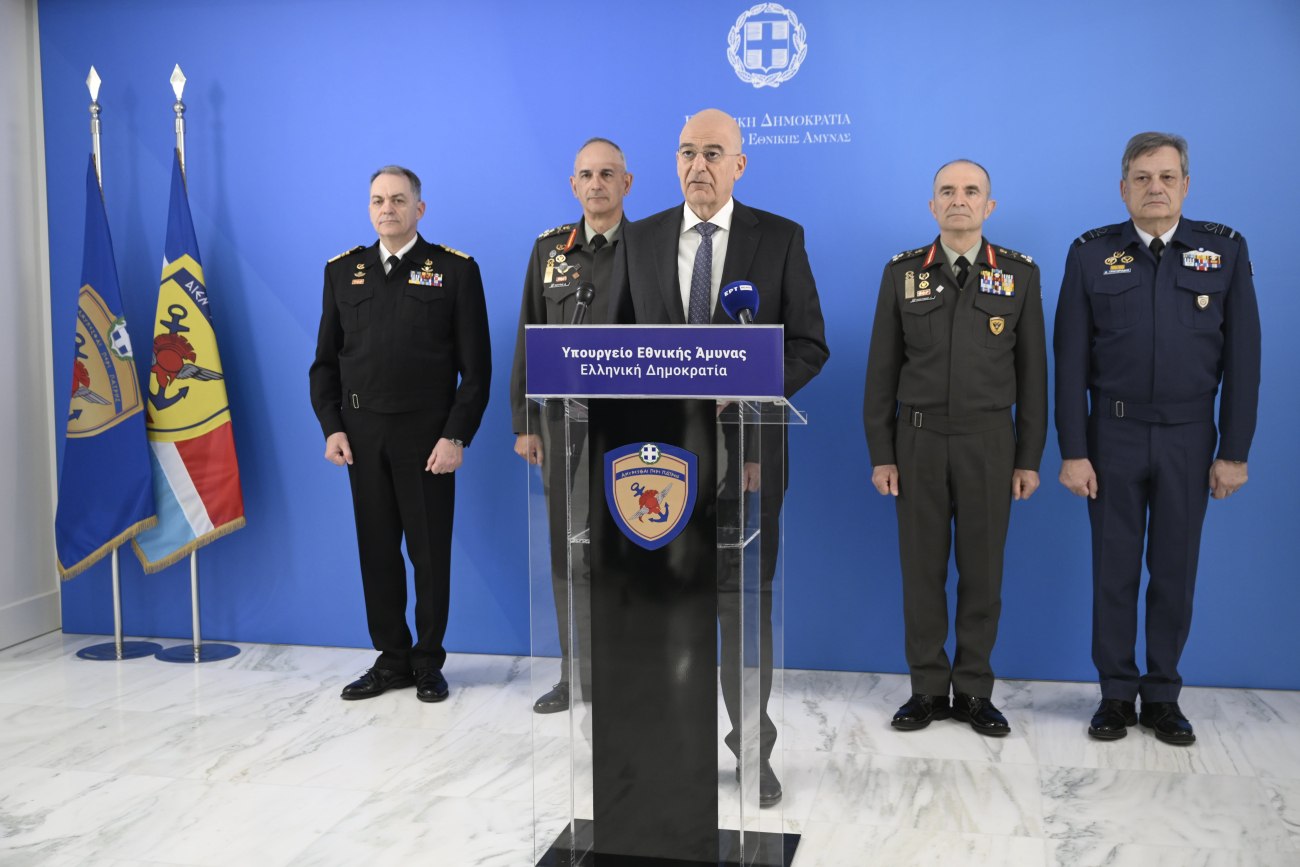 Ανακοινώσεις Δένδια για μεταρρυθμίσεις: Μεγάλες αλλαγές στους μείζονες σχηματισμούς και αύξηση μισθού στρατιωτών στα 100 ευρώ