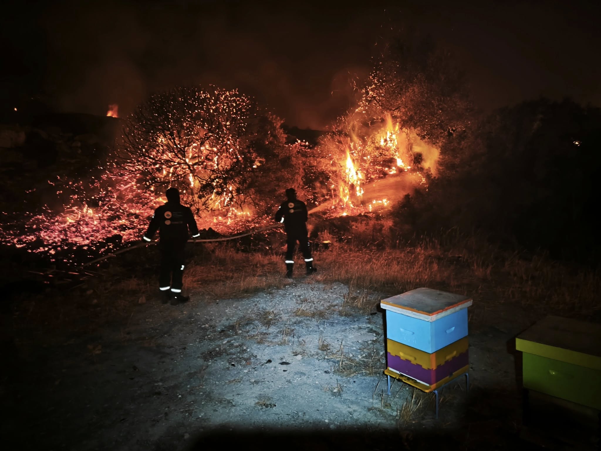 Φωτιές στην Κύπρο: Δύο θάνατοι και σπίτια κατεστραμμένα