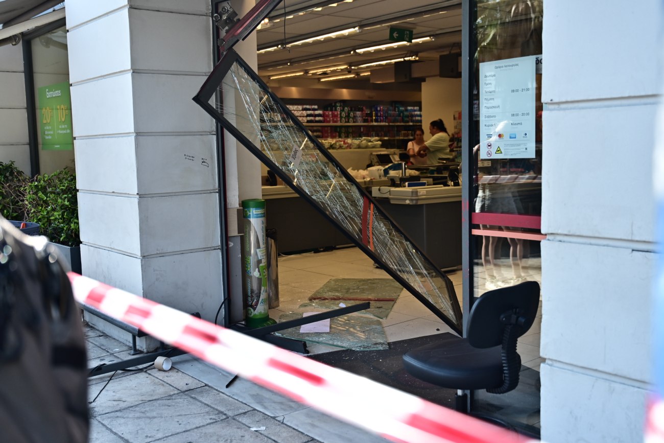 Νίκαια: Σοβαρό τροχαίο σε σούπερ μάρκετ – οι μάρτυρες περιγράφουν τις στιγμές τρόμου