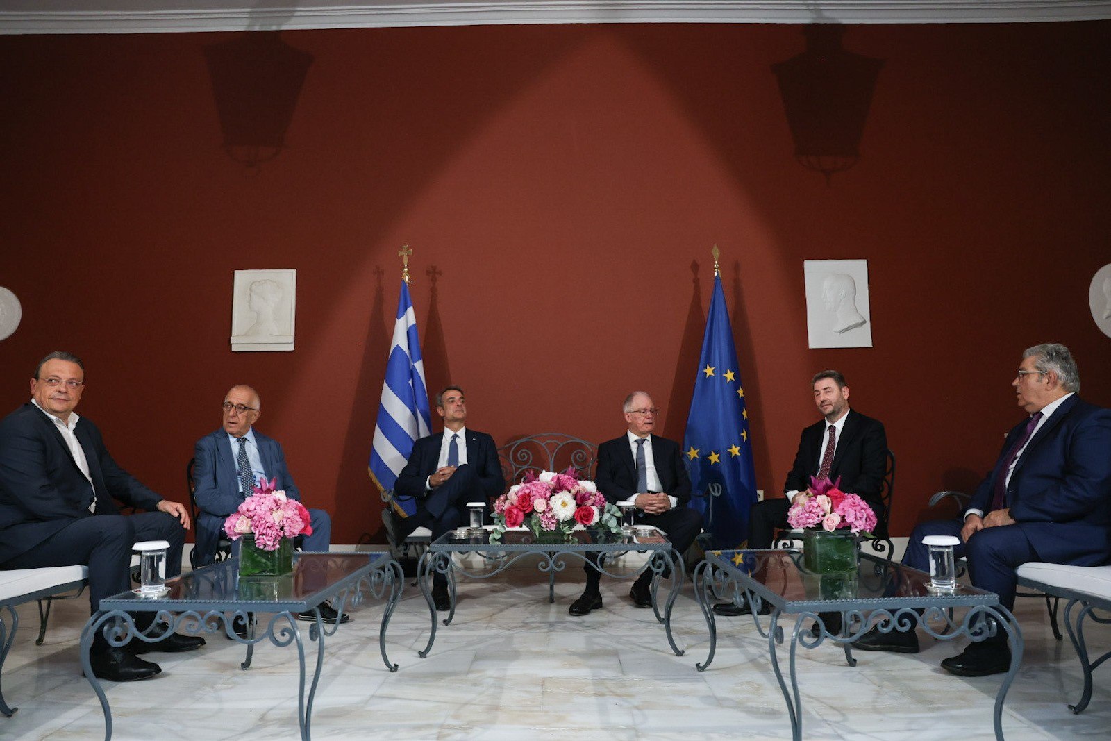 Φάμελλος προς Μητσοτάκη: Η κυβέρνηση δίνει δικαιώματα για απαξιωτικούς χαρακτηρισμούς