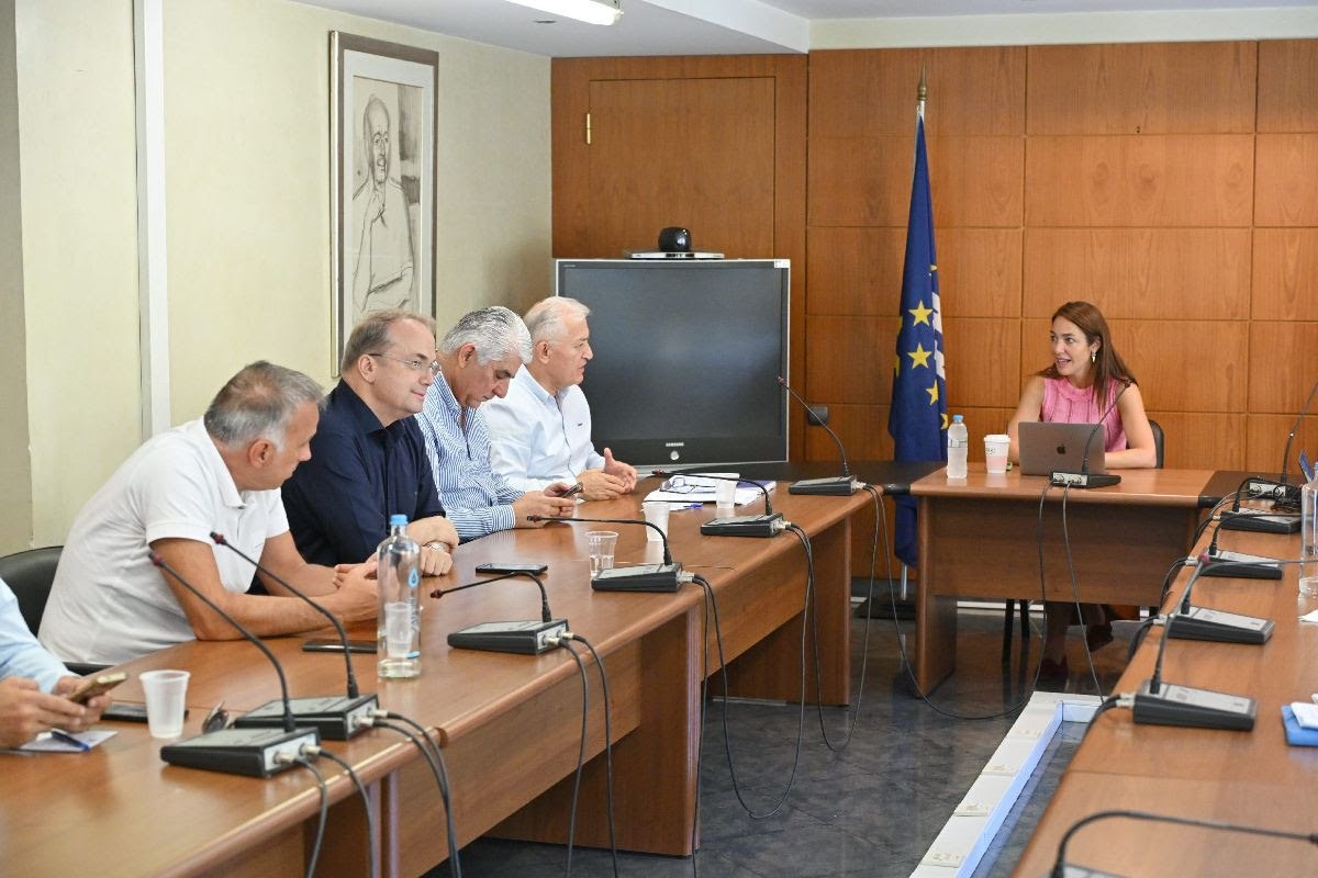 Σημαντική συνάντηση ΚΕΔΕ και Υπουργού Κοινωνικής Συνοχής για την ψηφιακή επιμόρφωση των ατόμων άνω των 65