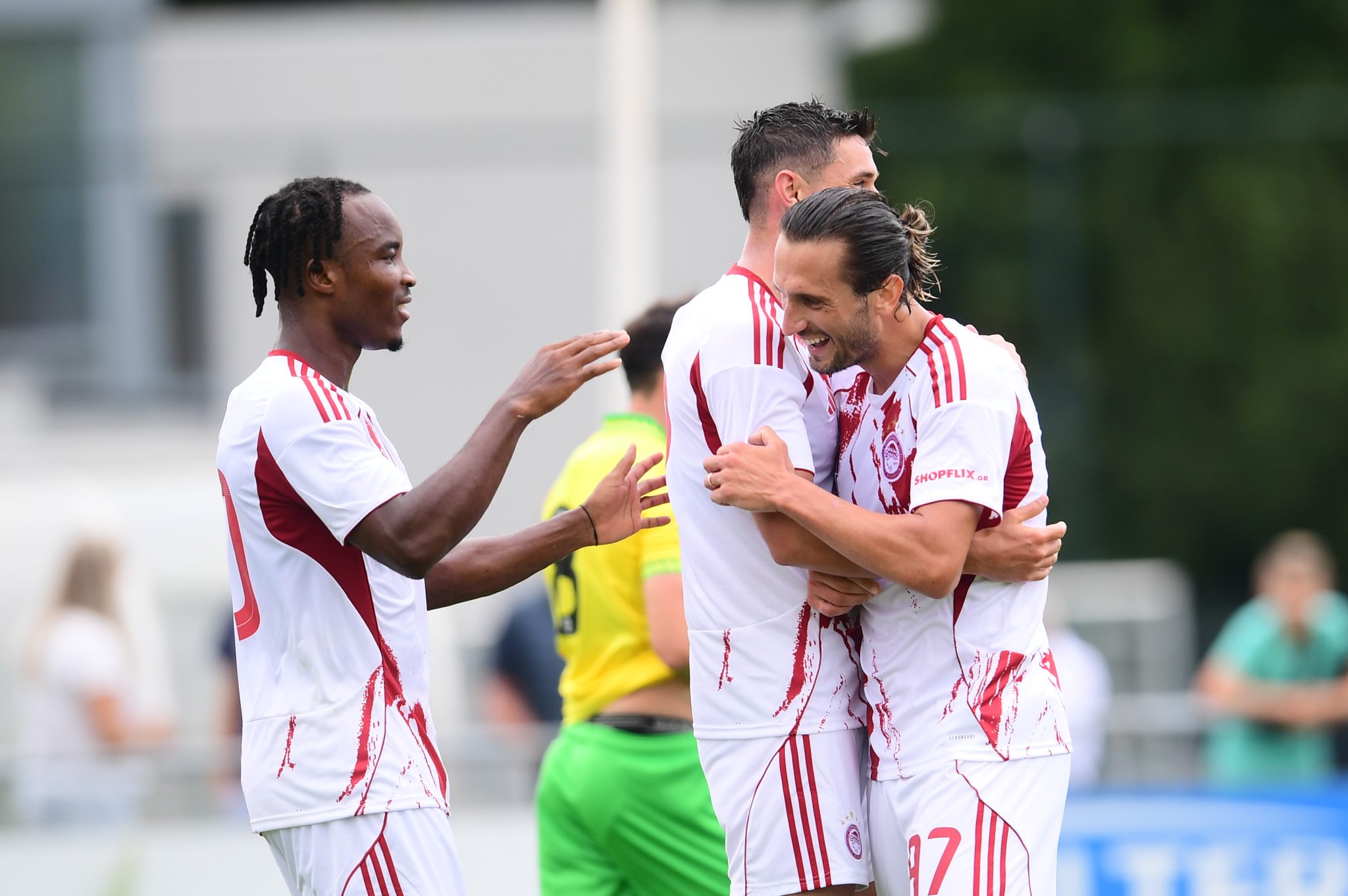 Νόριτς – Ολυμπιακός 0-3: Οι ερυθρόλευκοι συνεχίζουν με εντυπωσιακή νίκη