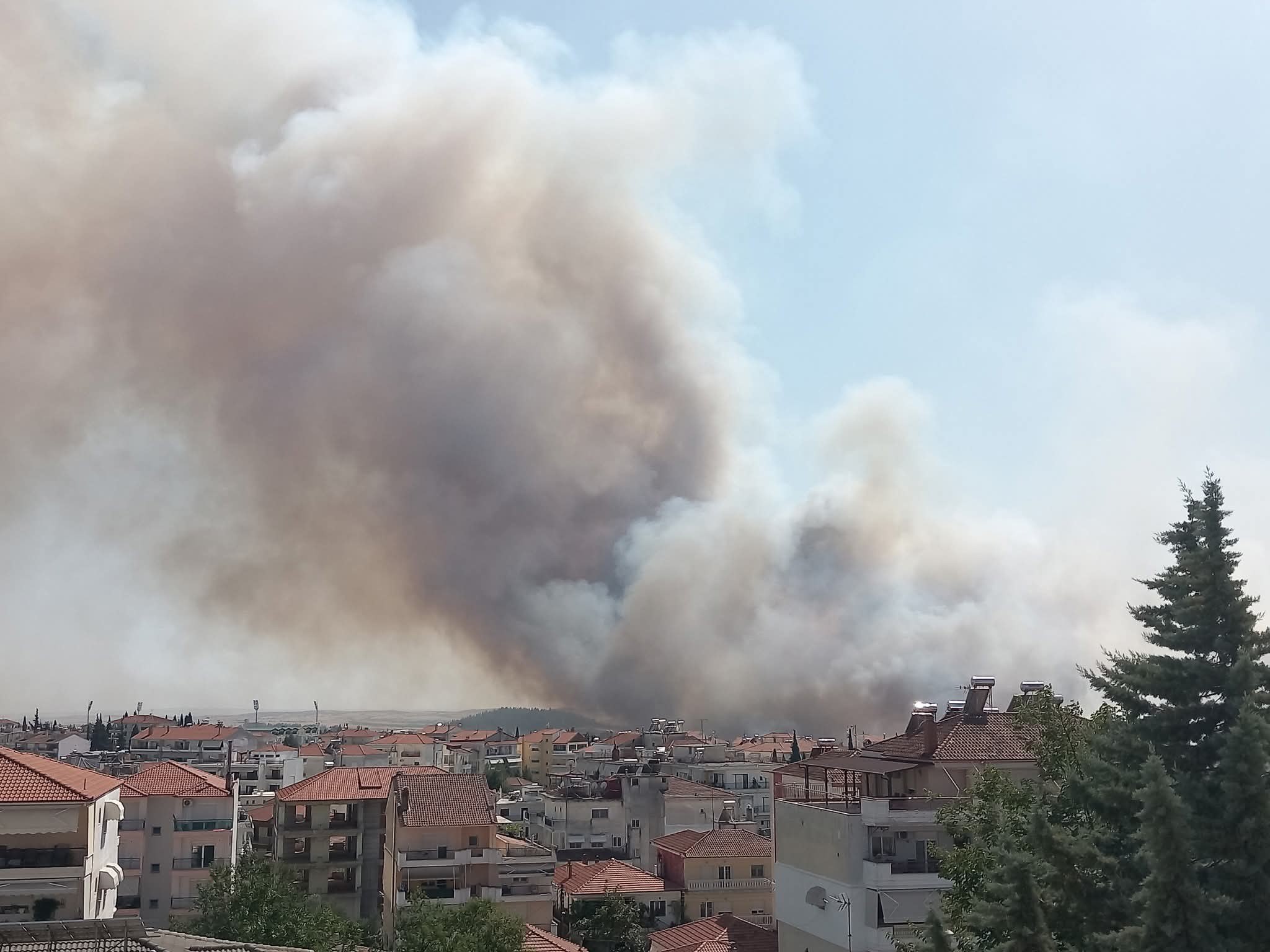 Σφοδρές πυρκαγιές πλήττουν τη χώρα με μεγάλες καταστροφές στο Κιλκίς