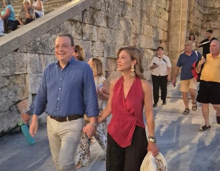 Φάμελλος και Παπαδοπούλου παρακολούθησαν την παράσταση Οιδίπους στην Επίδαυρο