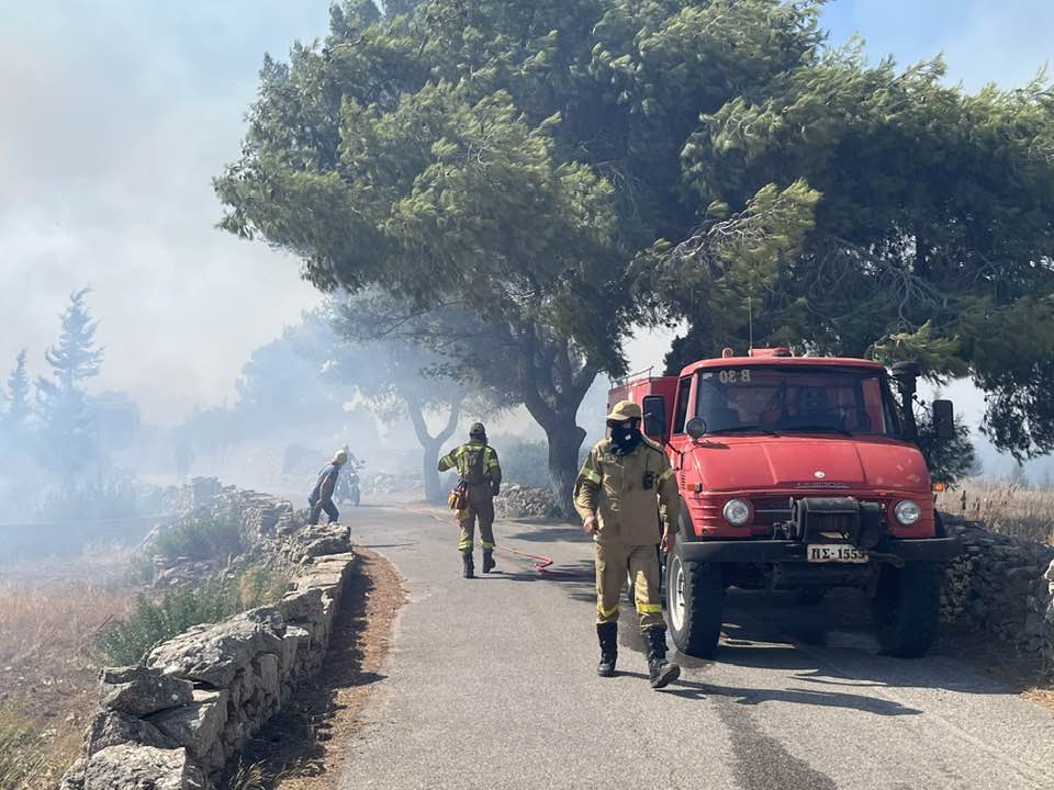 Ζωντανά: Επικίνδυνες πυρκαγιές σε Κύθηρα, Εύβοια και Μεσσηνία – Συναγερμός με μηνύματα εκκένωσης από το 112