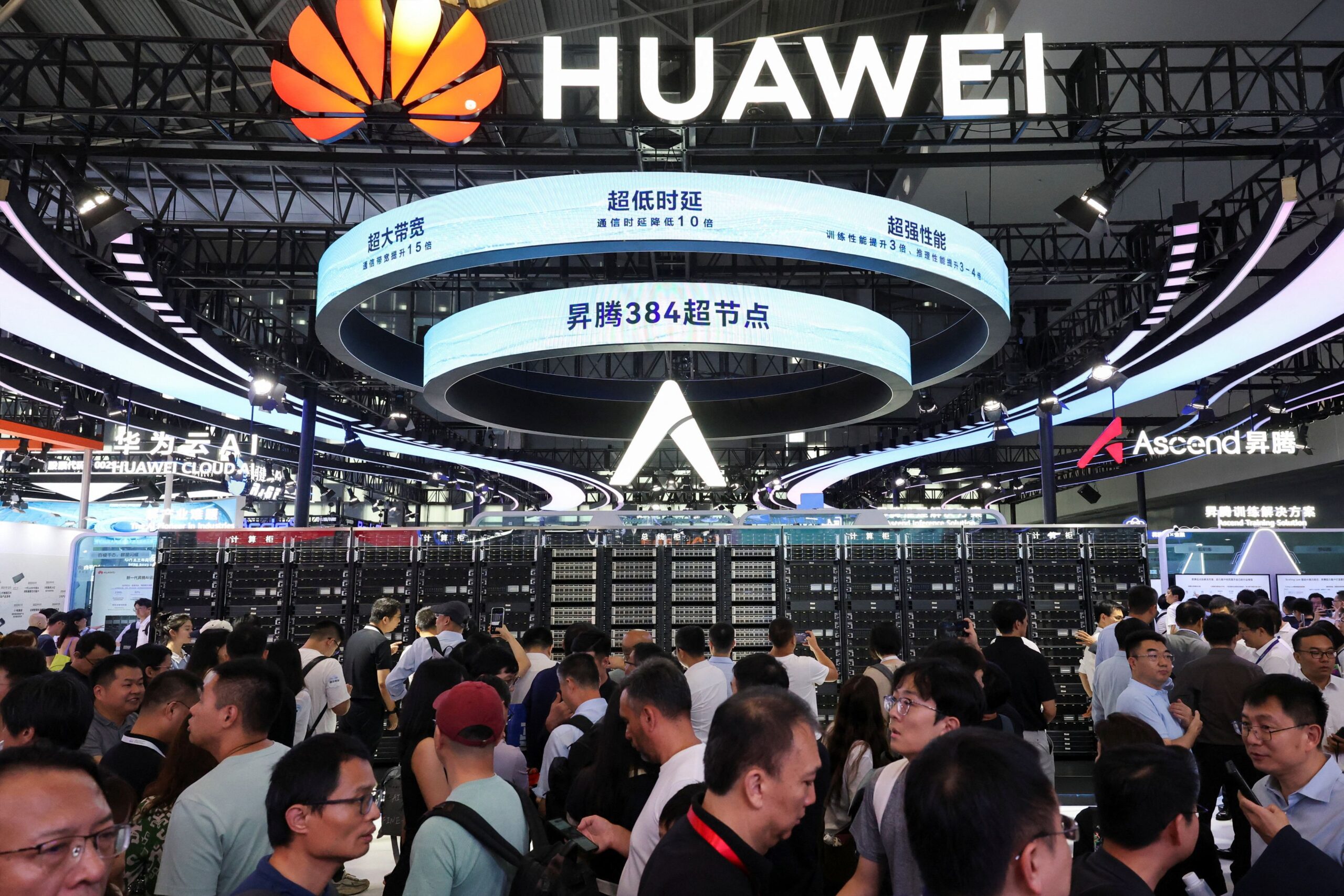 Η Huawei αντεπιτίθεται με νέο σύστημα τεχνητής νοημοσύνης που ανταγωνίζεται την Nvidia