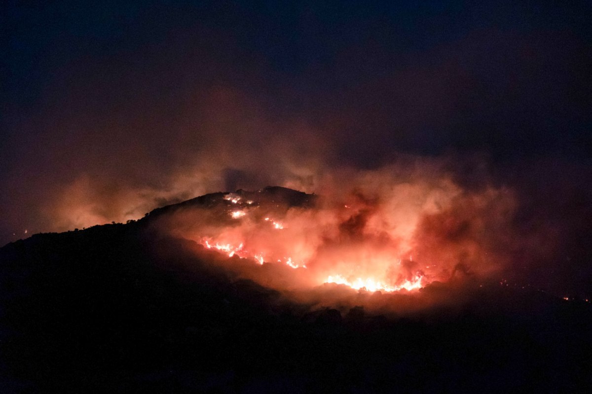 Κοζάνη: Συνεχιζόμενη μάχη κατά των πυρκαγιών και δημιουργία αντιπυρικών ζωνών