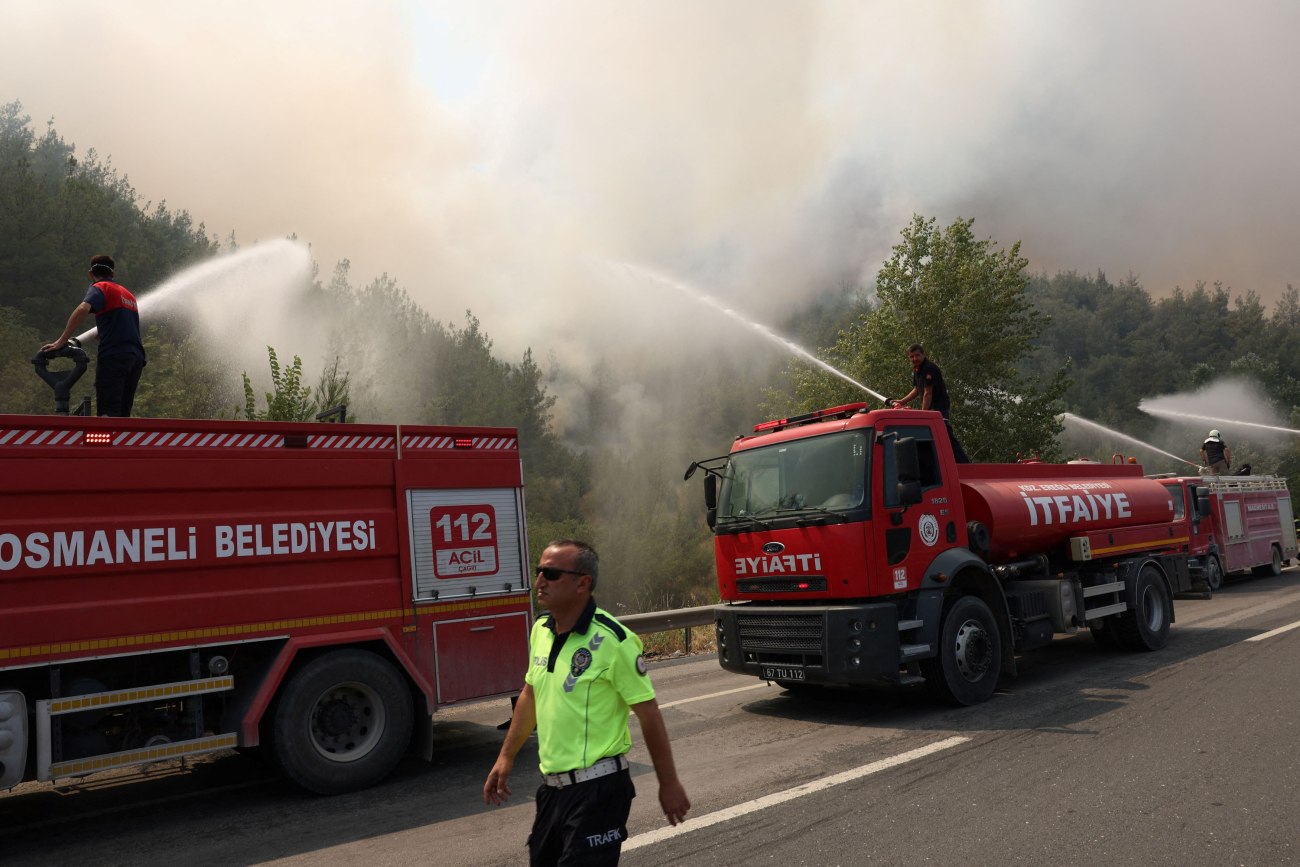 Τουρκία: Δασικές πυρκαγιές στην Προύσα αναγκάζουν χιλιάδες ανθρώπους να εγκαταλείψουν τα σπίτια τους