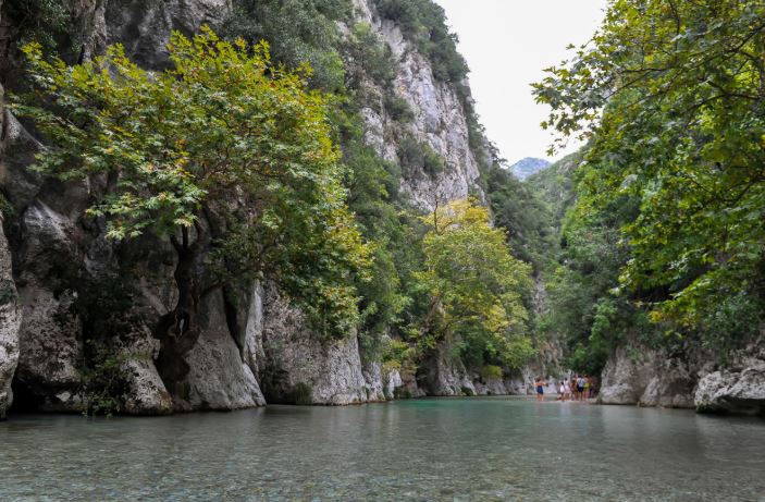 Αυστηρές προειδοποιήσεις του Δήμου Σουλίου για τις πτώσεις βράχων στο φαράγγι του Αχέροντα