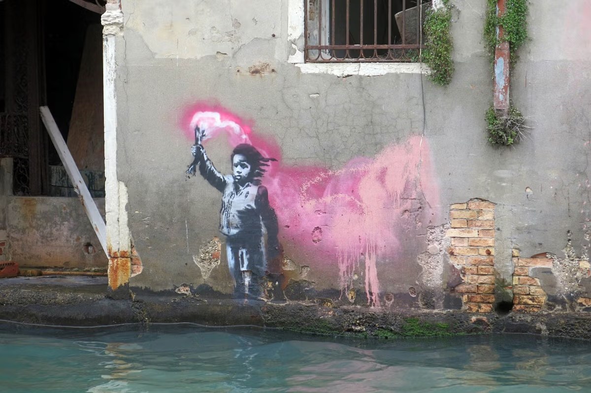 Banksy: Το έργο Migrant Child και οι αντιδράσεις για την αποκατάσταση του