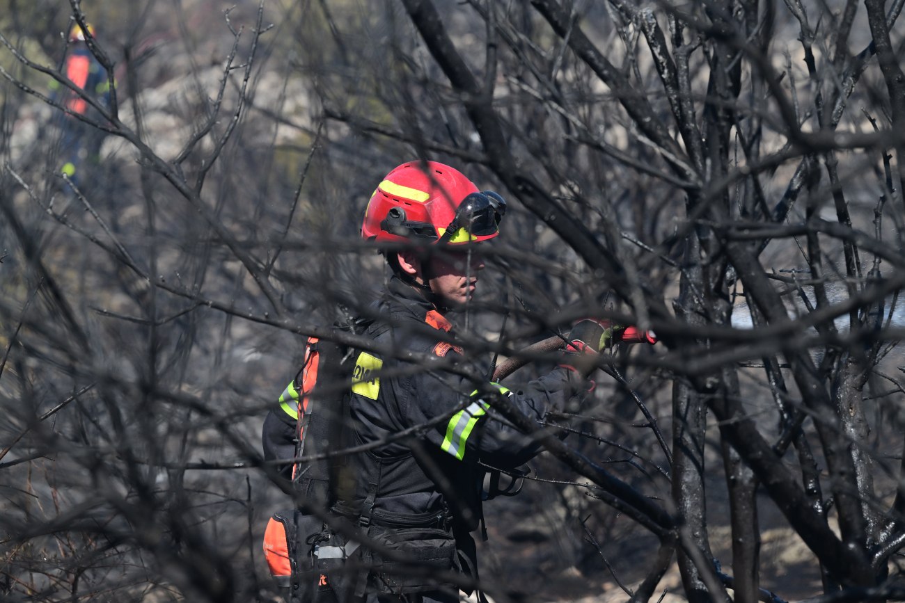 Καταστροφικές πυρκαγιές σε Αττική, Εύβοια και Κύθηρα καίνε σχεδόν 42.000 στρέμματα