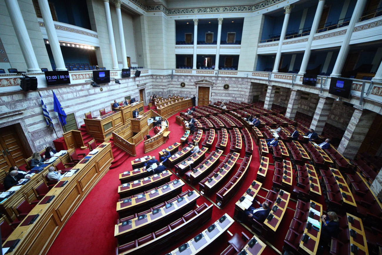 Σφοδρή πολιτική αντιπαράθεση στη Βουλή για τον ΟΠΕΚΕΠΕ – Συζητείται η πρόταση της ΝΔ για εξεταστική επιτροπή