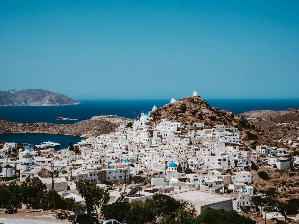 Το εκπληκτικό ελληνικό νησί που κλέβει την παράσταση στα διεθνή ΜΜΕ