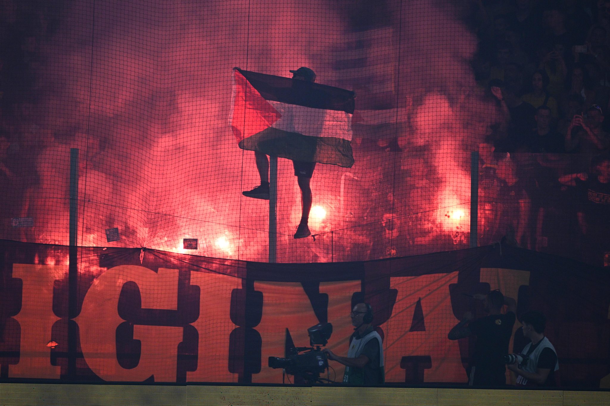 Ποινές στην ΑΕΚ από την UEFA – Κλείσιμο του βόρειου πετάλου και χρηματικό πρόστιμο