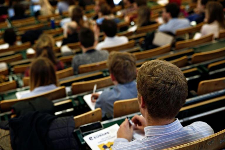 Υπουργείο Παιδείας: Νέα ρύθμιση για τις μετεγγραφές φοιτητών