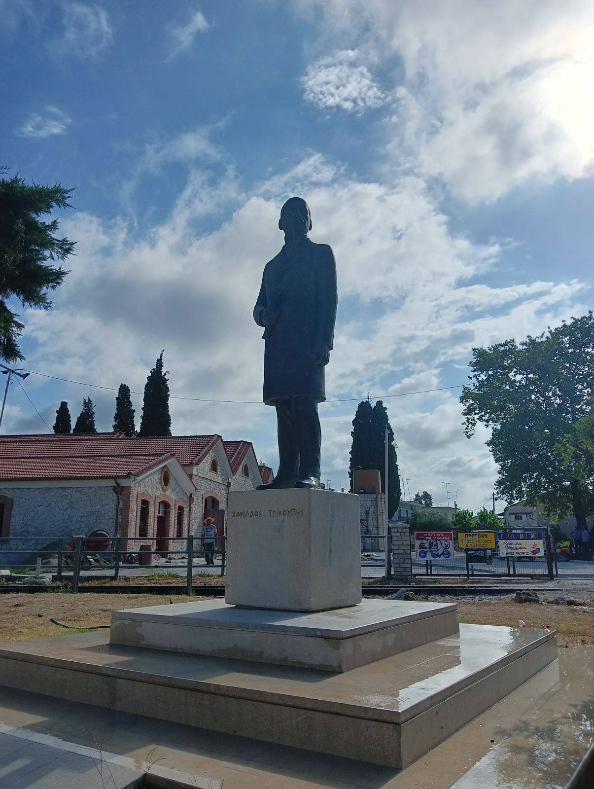 Η επανατοποθέτηση του ανδριάντα του Χαρίλαου Τρικούπη στο Μεσολόγγι