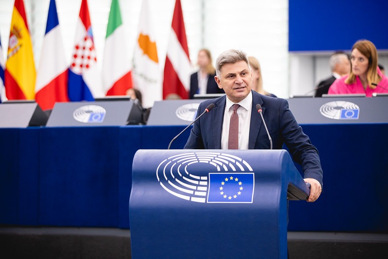 Παρέμβαση Φαραντούρη στην Κομισιόν για τις αυξημένες τιμές ηλεκτρικής ενέργειας