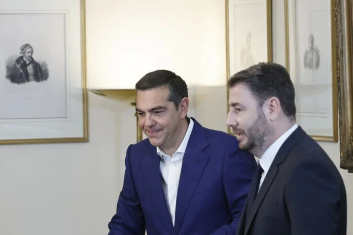 Γιατί το ΠΑΣΟΚ παρακολουθεί στενά τα σχέδια Τσίπρα