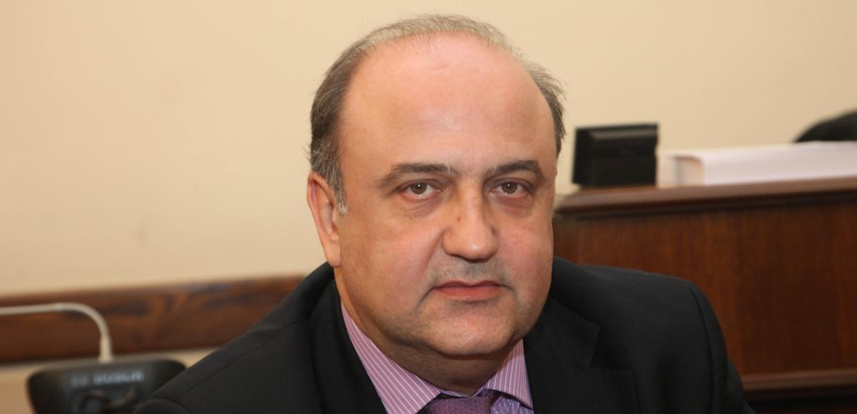 Ποιος «έκοψε» τον Φλωρίδη και ποιος χαμογελά στο Μαξίμου