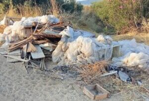 Θέρμη: Δεκάδες τόνους από παράνομες απορρίψεις αποβλήτων μαζεύει ο Δήμος – Αίτημα στην ΕΛ.ΑΣ. για αστυνόμευση
