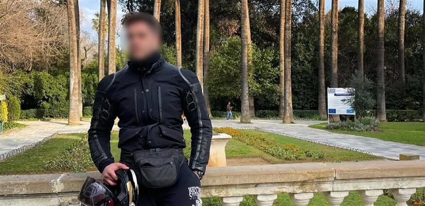 Οι διάλογοι που «έκαψαν» τον πρώην αστυνομικό TikToker: «Σε μία δουλειά βγάζω 10.000 το μήνα, στην άλλη 1000 ευρώ»