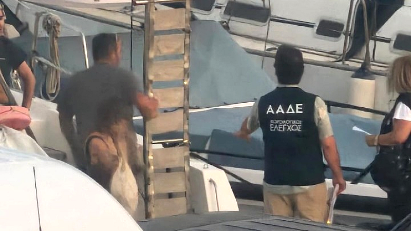 Σφοδρή επιχείρηση της ΑΑΔΕ κατά της φοροδιαφυγής στα ημερόπλοια της Σαντορίνης