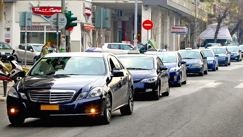 Συμμορία ανηλίκων λήστευε ταξιτζήδες στη Θεσσαλονίκη