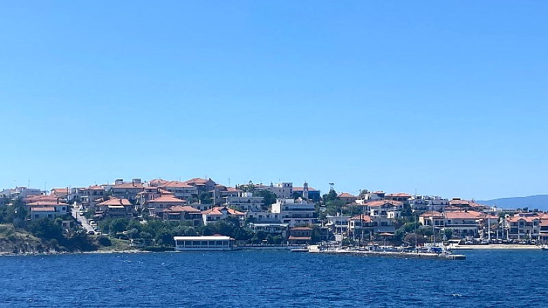Απαγόρευση απόπλου για το πλοίο Θεοσκέπαστη λόγω βλάβης στο λιμάνι της Αμμουλιανής