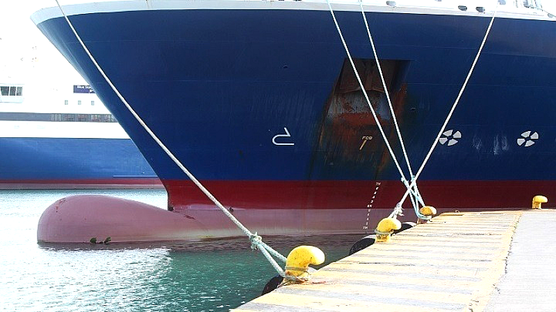 Προσωρινή απαγόρευση απόπλου του Blue Star Mykonos από το λιμάνι του Πειραιά