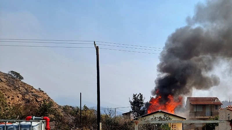 Επιτόπιες έρευνες για την αποτίμηση ζημιών από τις πυρκαγιές σε Χίο και Ζάκυνθο