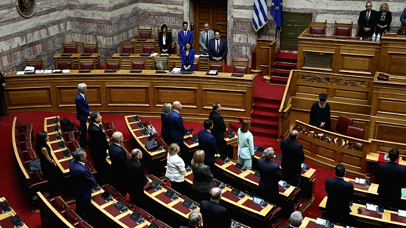 Βουλή: Τιμή στον Απόστολο Βεσυρόπουλο με ένα λεπτό σιγής και ορκωμοσία της Στεργιανής Αραμπατζή