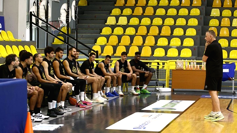 Δραματική έναρξη προετοιμασίας για το Μαρούσι χωρίς Ντάριλ Μέικον και Κάμερον Ρέινολντς