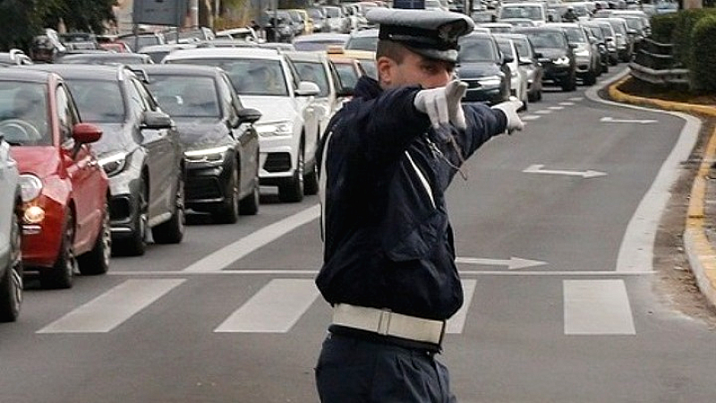 Διακοπή κυκλοφορίας εξαιτίας πυρκαγιάς στην Κερατέα