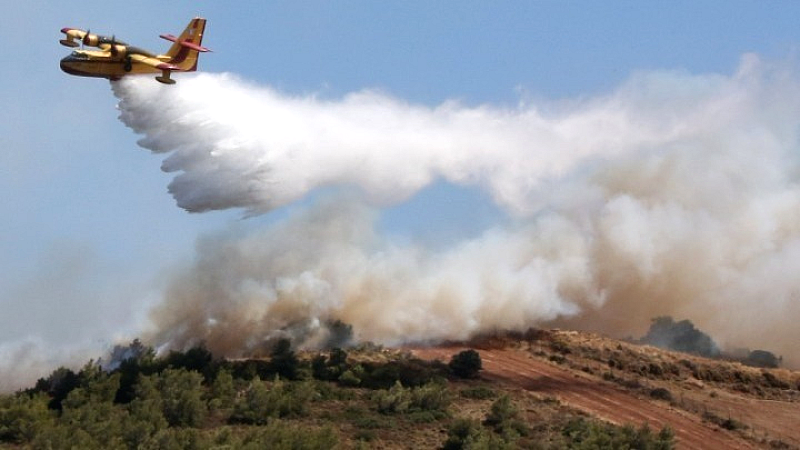 Ενισχύονται οι πυροσβεστικές δυνάμεις στη Μεγάλη Βόλβη – Ειδοποίηση μέσω 112 για εκκένωση