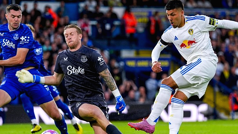 Η Λιντς επιστρέφει θριαμβευτικά στην Premier League με νίκη επί της Έβερτον