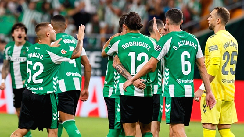 Η Μπέτις πανηγυρίζει την πρώτη της νίκη στη La Liga