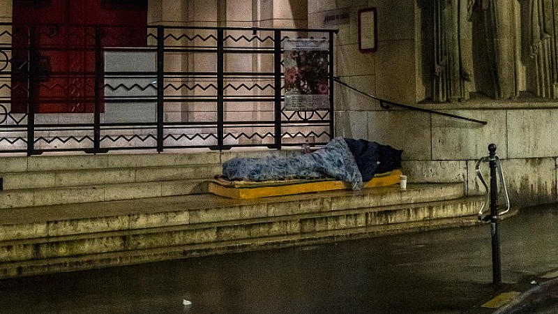 Γαλλία: Σοκαριστική αύξηση των αστέγων παιδιών, πάνω από 2.000 στον δρόμο