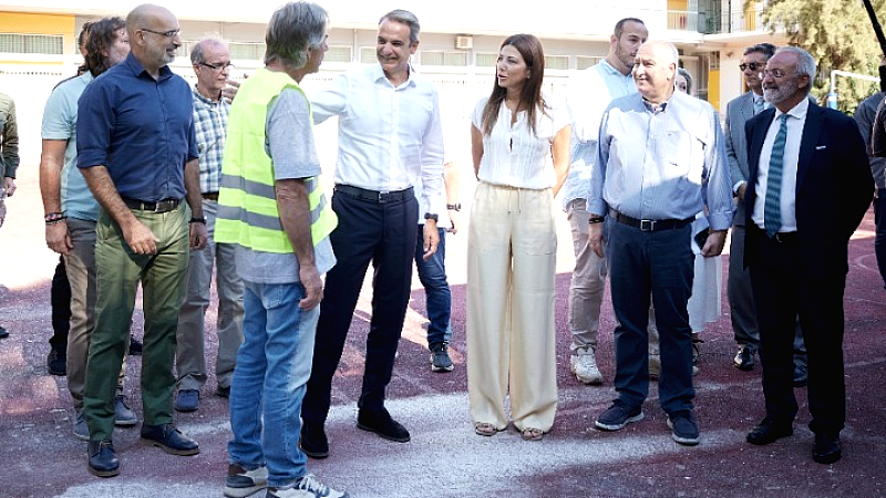 Ανακαινίζονται 431 δημόσια σχολεία: Ο Κυριάκος Μητσοτάκης στο 3ο Γυμνάσιο Ζωγράφου
