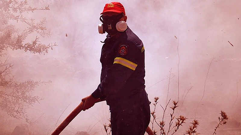 Λάρισα: Πυρκαγιά στη Χάλκη προκάλεσε προβλήματα στην κυκλοφορία