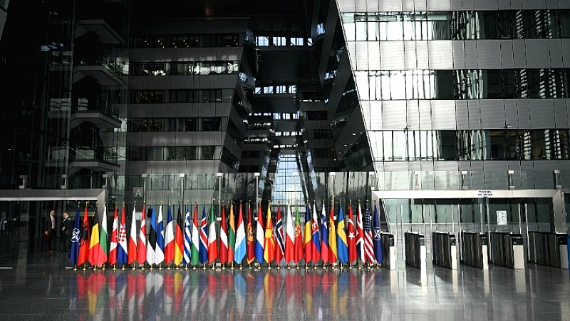 ΝΑΤΟ: Ειλικρινής συζήτηση για την υποστήριξη στην Ουκρανία