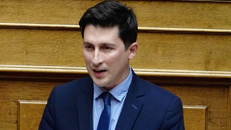 Ελληνες: Πρωταθλητές στην υπερεργασία, με ευθύνη της ΝΔ