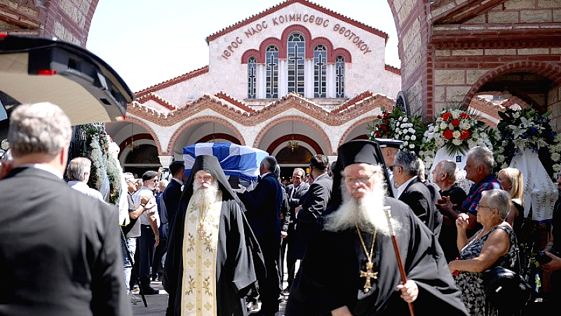 Τελέστηκε η εξόδιος ακολουθία για τον Απόστολο Βεσυρόπουλο με την παρουσία του Κυρ. Μητσοτάκη