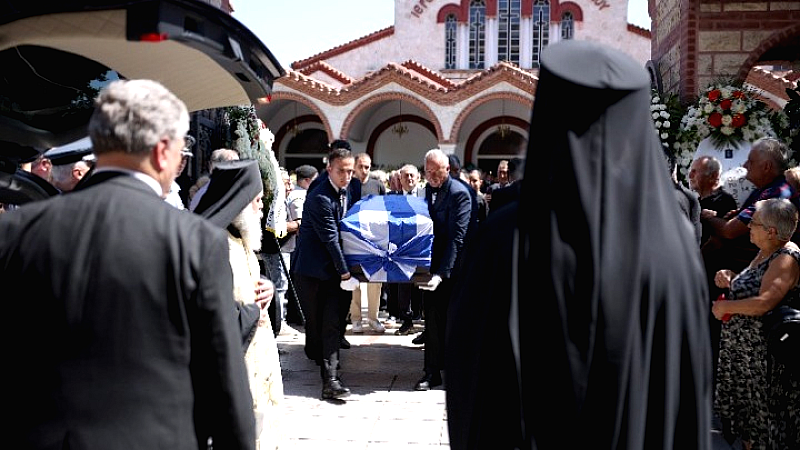 Η εξόδιος ακολουθία για τον Απόστολο Βεσυρόπουλο με την παρουσία του Κυριάκου Μητσοτάκη