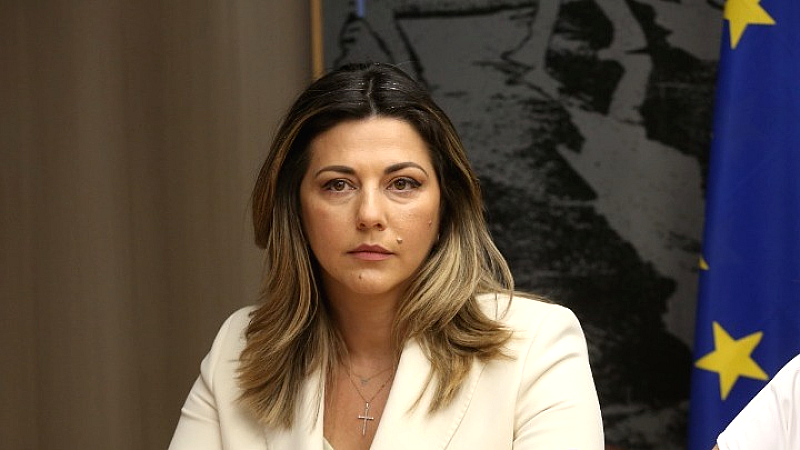 Στρατηγική ενίσχυσης της σχολικής ασφάλειας με 10.000 απινιδωτές