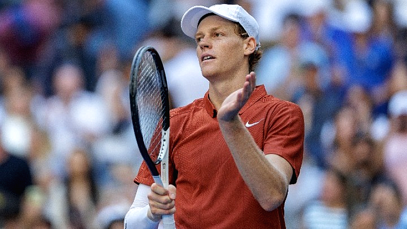 Με εκπλήξεις συνεχίζεται το US Open: Αποκλεισμός του Ζβέρεφ, πρόκριση για Σίνερ και Σβιάτεκ