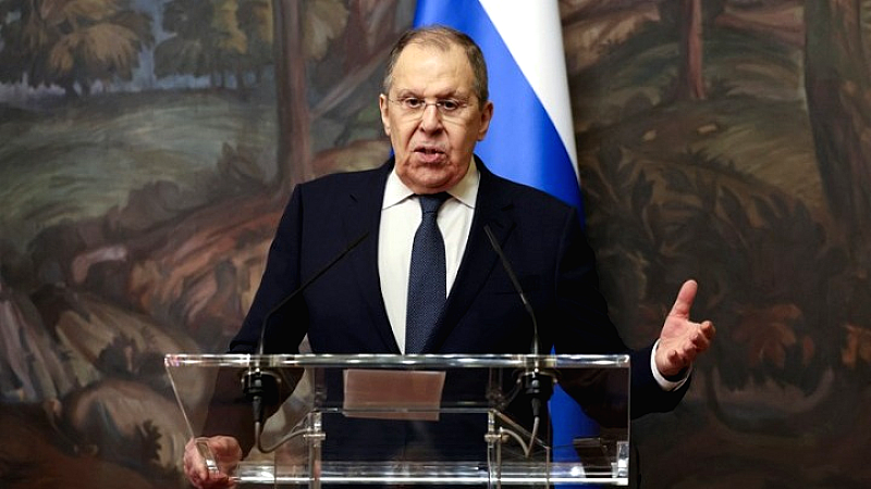 Τηλεφωνικές συνομιλίες Λαβρόφ με τους ομολόγους του στην Τουρκία και την Ουγγαρία μετά τη σύνοδο κορυφής της Αλάσκας